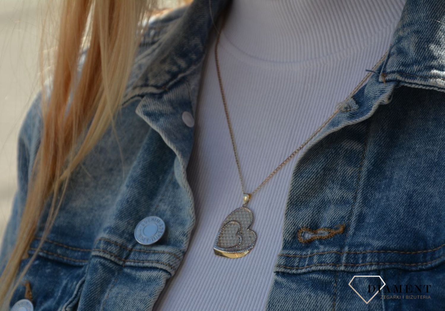 Złoty wisiorek na łańcuszek o ponadczasowej formie serca, wykonany z 8-karatowego złota to biżuteria symbolizująca głęboką miłość i oddanie .Zapraszamy!.jpg